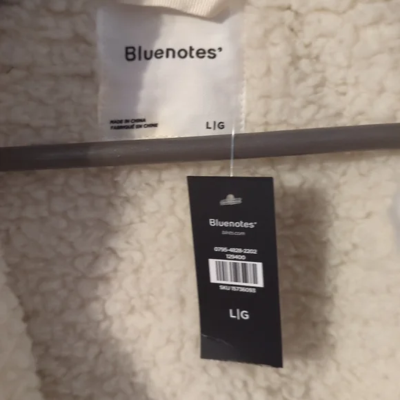 Vest - Picture 2 of 3